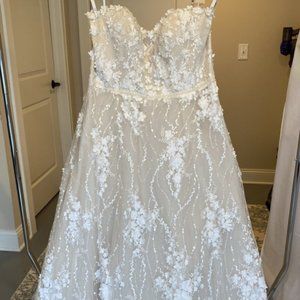 Cassablanca Bridal Wedding Gown